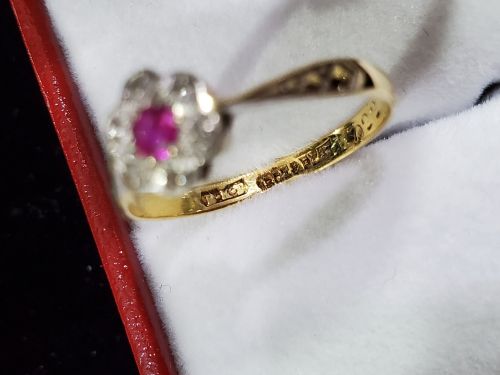 ART DECO 18CT GOLD PLATINUM RUBY DIAMOND CLUSTER RING SIZE O C1920S - ADDITIONAL PHOTO 2