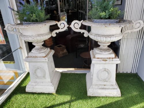 PAIR OF VICTORIAN CAST IRON GARDEN URNS C1860 - ADDITIONAL PHOTO 1
