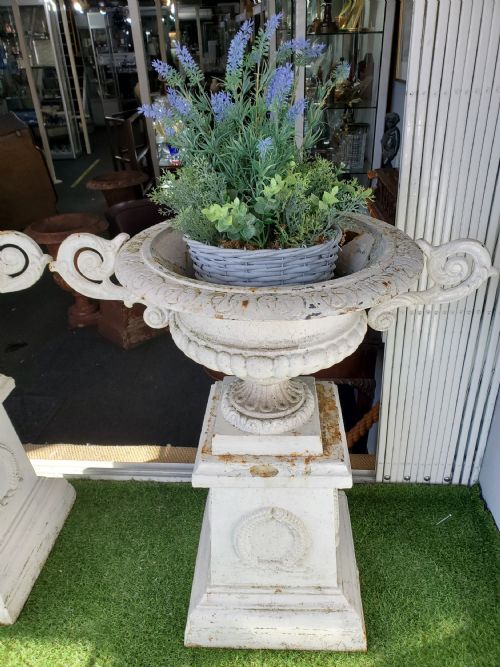 PAIR OF VICTORIAN CAST IRON GARDEN URNS C1860 - ADDITIONAL PHOTO 5