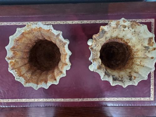 PAIR OF SMALL FRENCH FLUTED GARDEN PLANTERS 19TH CENTURY - ADDITIONAL PHOTO 1