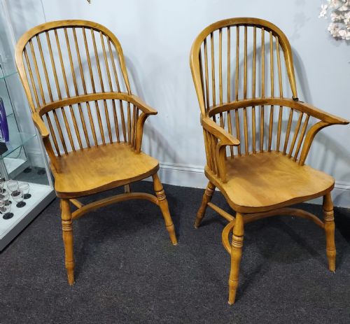 PAIR EARLY 20TH CENTURY ELM WINDSOR CHAIRS - ADDITIONAL PHOTO 1