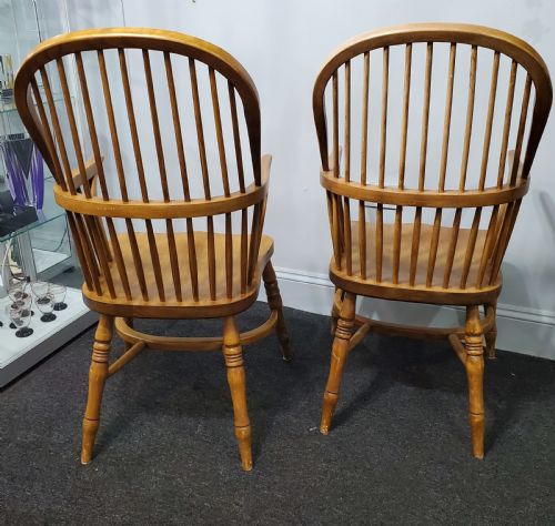 PAIR EARLY 20TH CENTURY ELM WINDSOR CHAIRS - ADDITIONAL PHOTO 3