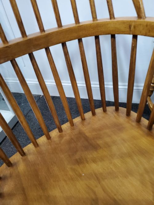 PAIR EARLY 20TH CENTURY ELM WINDSOR CHAIRS - ADDITIONAL PHOTO 6