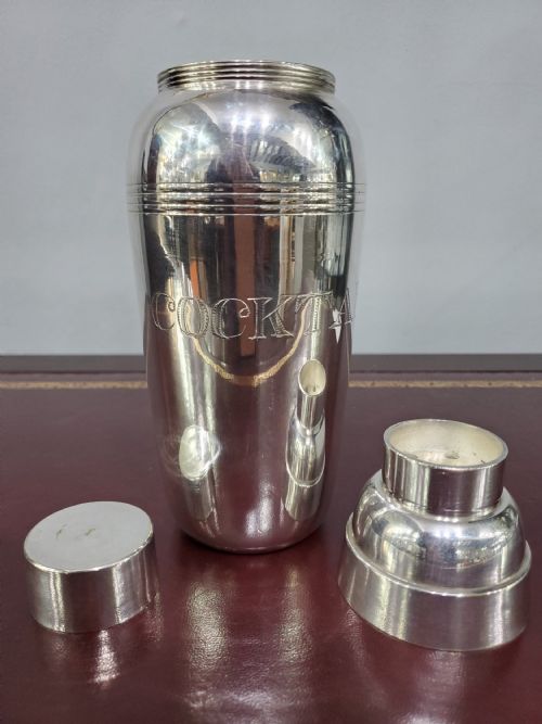 ART DECO CHROME PLATED COCKTAIL SHAKER C1930 - ADDITIONAL PHOTO 1