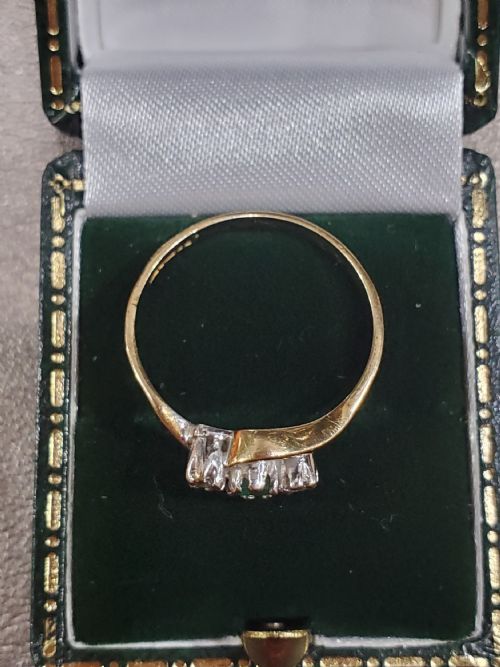 ART DECO EMERALD DIAMOND 9CT GOLD SWIRL RING DATED 1940 SIZE N - ADDITIONAL PHOTO 7