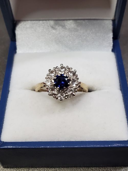 BRIGHT BLUE SAPPHIRE WITH DIAMOND CLUSTER HALO 9CT GOLD RING SIZE L - ADDITIONAL PHOTO 8