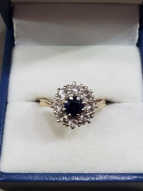 BRIGHT BLUE SAPPHIRE WITH DIAMOND CLUSTER HALO 9CT GOLD RING SIZE L - ADDITIONAL PHOTO 10