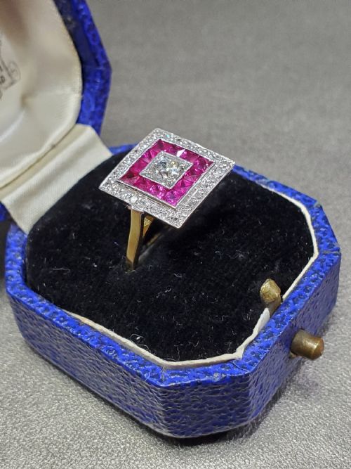 ART DECO OLD CUT DIAMOND FRENCH CUT RUBY 18CT CLUSTER RING SIZE N C1930 - ADDITIONAL PHOTO 4