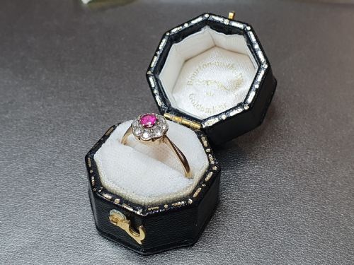 edwardian ruby diamond cluster 9ct ring size n - CATEGORY: ANTIQUE JEWELLERY - DATED 1910