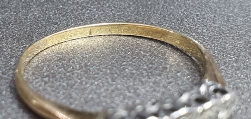 ART DECO ERA TIFFANY CO PLATINUM SET 5 STONE DIAMOND ON 18CT GOLD RING P12 C1930 - ADDITIONAL PHOTO 3