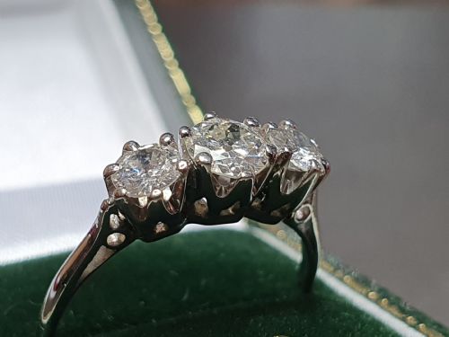 ANTIQUE 18CT WHITE GOLD 100CT OLD CUT DIAMOND TRILOGY RING C1920 N12 - ADDITIONAL PHOTO 6