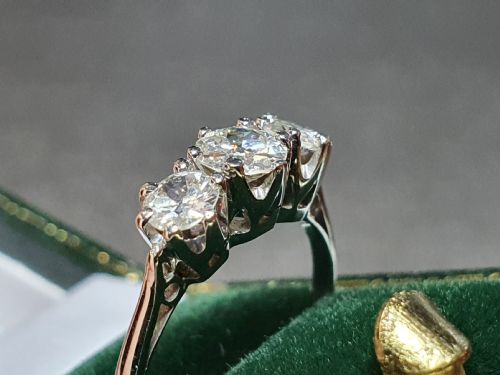 ANTIQUE 18CT WHITE GOLD 100CT OLD CUT DIAMOND TRILOGY RING C1920 N12 - ADDITIONAL PHOTO 3