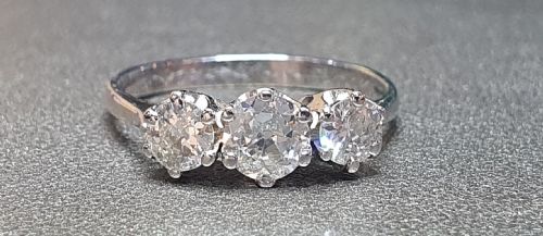 antique 18ct white gold 100ct old cut diamond trilogy ring c1920 n12 - CATEGORY: ANTIQUE JEWELLERY - DATED 1920