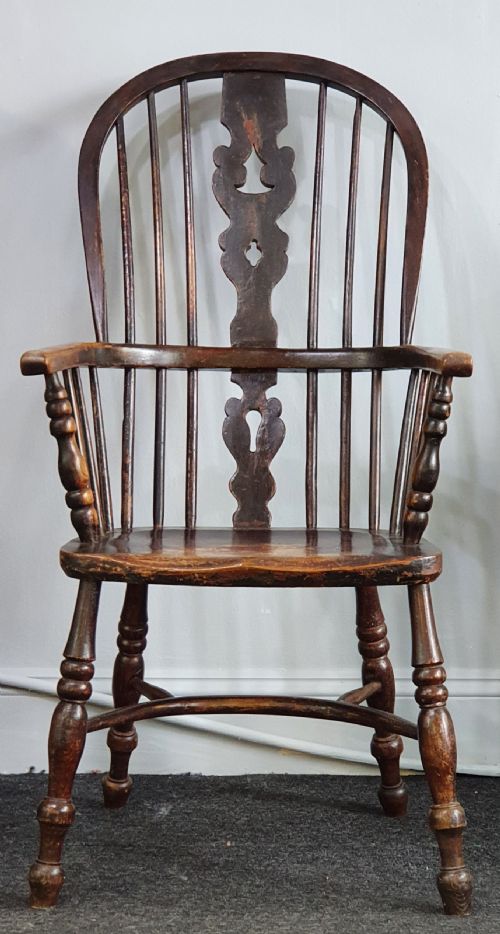 high hoop back ash windsor armchair mid 19th century - CATEGORY: ANTIQUE CHAIRS - DATED 19TH CENTURY