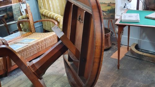 LARGE VICTORIAN WALNUT DINING TABLE LATE 19TH CENTURY - ADDITIONAL PHOTO 2