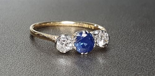 art deco 1920s sapphire diamond 1ct trilogy ring 18ct gold size p12 - CATEGORY: ANTIQUE JEWELLERY - DATED 1920