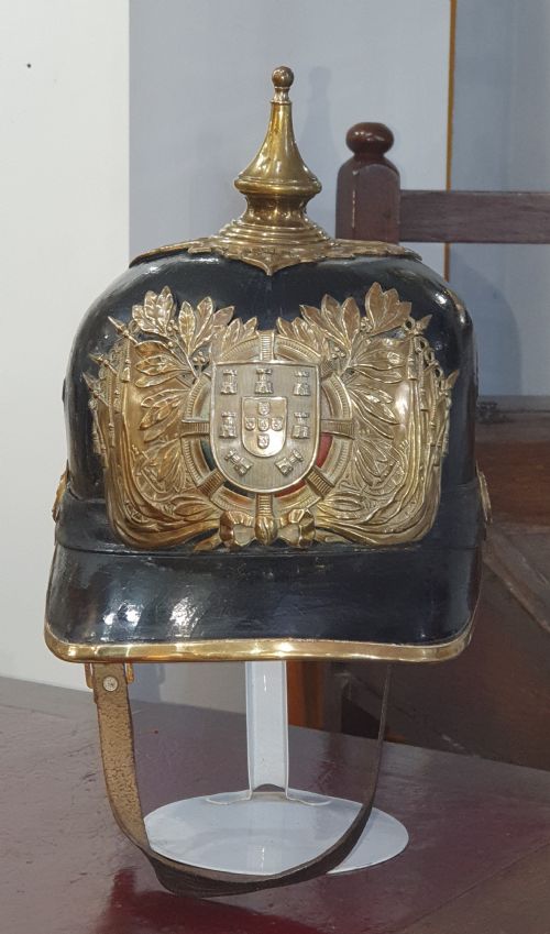 RARE WWI PERIOD PORTUGUESE NATIONAL GUARD PICKELHAUBE - ADDITIONAL PHOTO 1