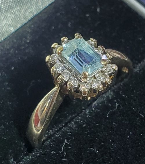 AQUAMARINE BAGUETTE CUT 18CT GOLD RING DIAMOND HALO SIZE P12 - ADDITIONAL PHOTO 1