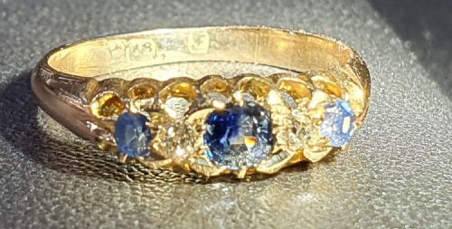 EDWARDIAN 033CT SAPPHIRE DIAMOND 5 STONE 18CT GOLD RING SIZE P - ADDITIONAL PHOTO 2