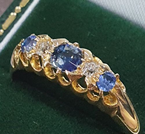 edwardian 033ct sapphire diamond 5 stone 18ct gold ring size p - CATEGORY: ANTIQUE JEWELLERY - DATED EDWARDIAN