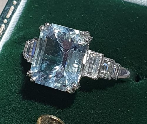 art deco emerald cut 3ct aquamarine diamond shoulders platinum ring 4000 - CATEGORY: ANTIQUE JEWELLERY - DATED 1920
