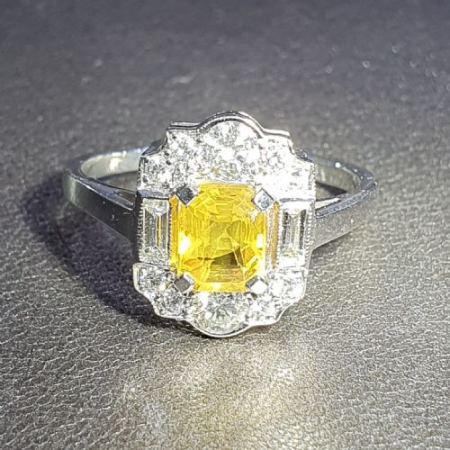 art deco platinum yellow sapphire baguette diamond 1930s ring size n12 - CATEGORY: ANTIQUE JEWELLERY - DATED 1930