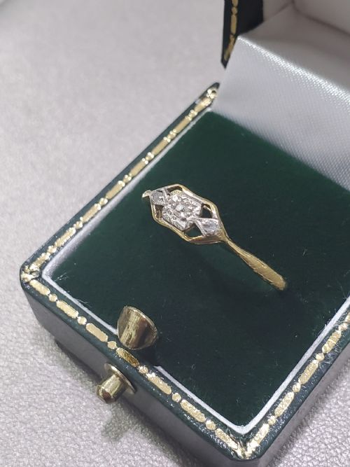 ART DECO PLATINUM SET 3 DIAMOND OPEN RING ON 18CT GOLD BAND RING SIZE O12 - ADDITIONAL PHOTO 16
