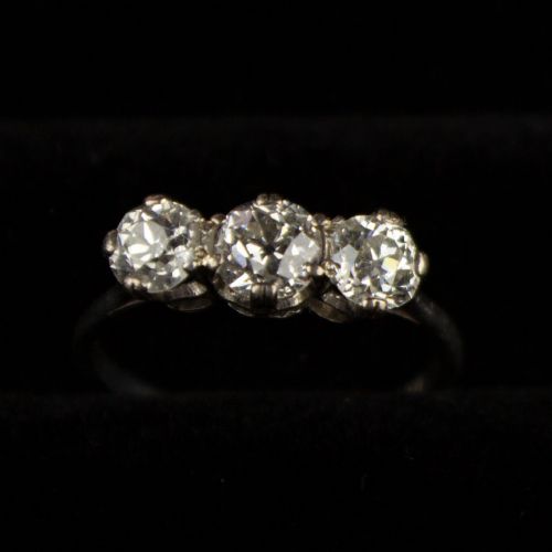 edwardian 15ct old cut diamond platinum trilogy ring 8500 - CATEGORY: ANTIQUE JEWELLERY - DATED EDWARDIAN