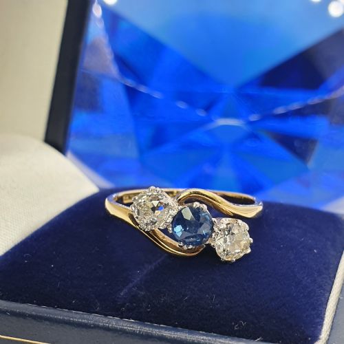 ART DECO SAPPHIRE DIAMOND TRILOGY 18CT GOLD PLATINUM TWIST SIZE Q - ADDITIONAL PHOTO 6