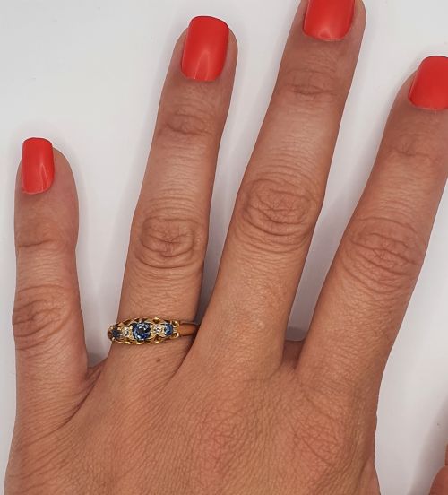 EDWARDIAN 033CT SAPPHIRE DIAMOND 5 STONE 18CT GOLD RING SIZE P - ADDITIONAL PHOTO 1