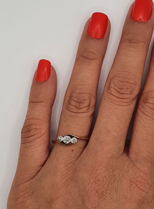 ART DECO GEOMETRIC PALLADIUM STAR SET SWIRL DIAMOND TRILOGY ON 9CT GOLD BAND RING SIZE Q - ADDITIONAL PHOTO 6