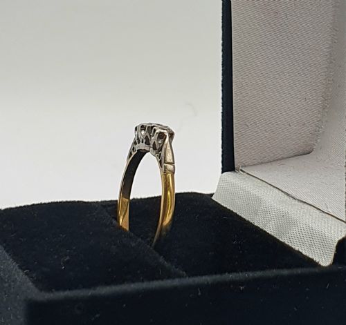 ART DECO TRILOGY PLATINUM DIAMOND RING ON 18CT GOLD SIZE L12 - ADDITIONAL PHOTO 4