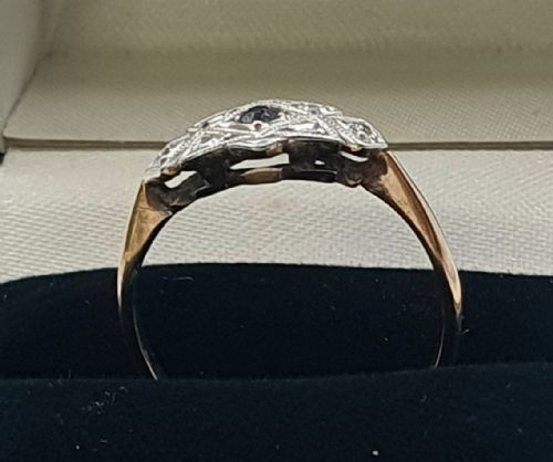 ART DECO SAPPHIRE WITH GEOMETRIC PLATINUM SET DIAMONDS SURROUND ON 9CT BAND RING SIZE L - ADDITIONAL PHOTO 1