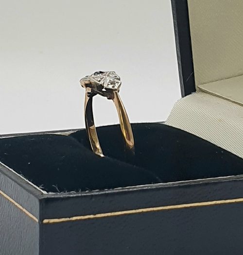ART DECO SAPPHIRE WITH GEOMETRIC PLATINUM SET DIAMONDS SURROUND ON 9CT BAND RING SIZE L - ADDITIONAL PHOTO 3