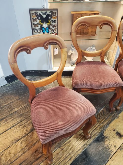 SET OF 4 VICTORIAN WALNUT BALLOON BACK DINING CHAIRS C1880 - ADDITIONAL PHOTO 1