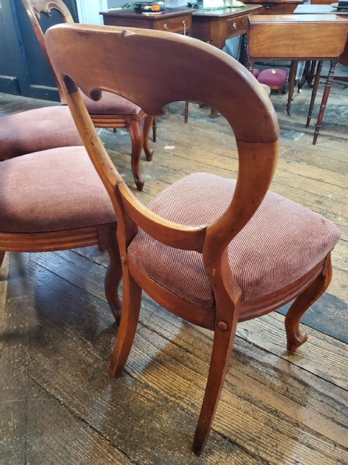 SET OF 4 VICTORIAN WALNUT BALLOON BACK DINING CHAIRS C1880 - ADDITIONAL PHOTO 4