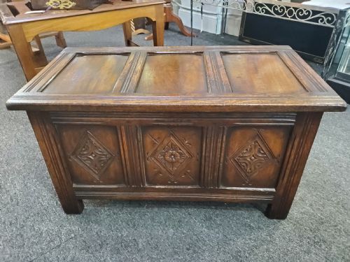 small oak 3 panelled coffer 19th century - CATEGORY: ANTIQUE CHESTS - DATED 19TH CENTURY