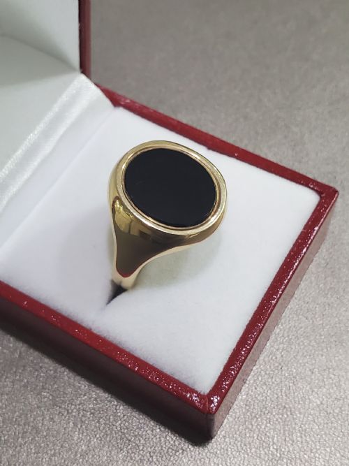 VINTAGE HEAVY 9CT GOLD ONYX SIGNET RING W - ADDITIONAL PHOTO 1