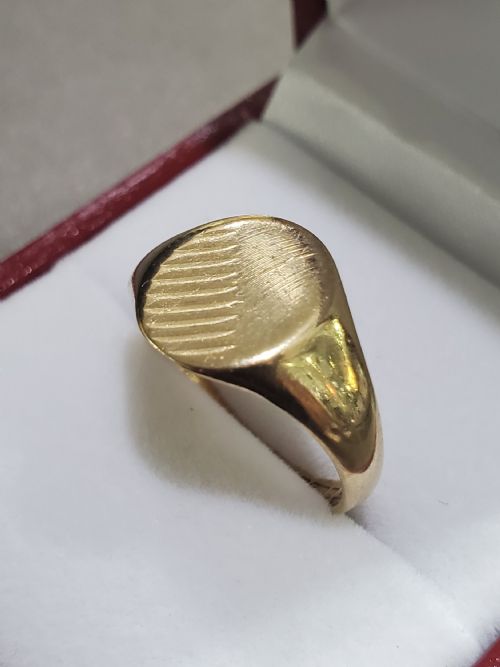 VINTAGE SIGNET RING 9CT GOLD WITH DIAGONAL ENGRAVING O12 - ADDITIONAL PHOTO 2