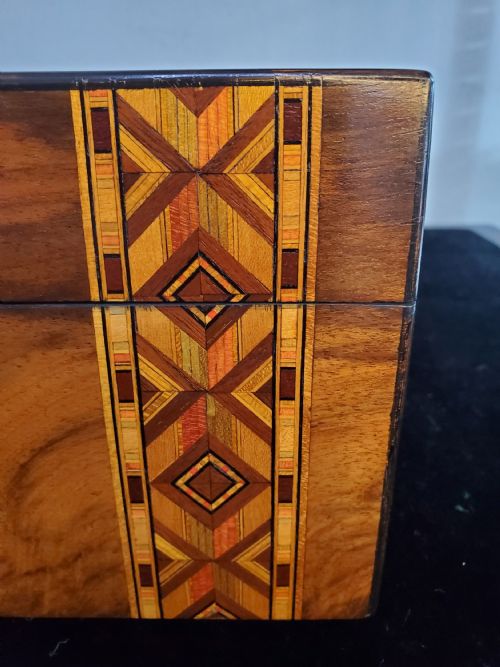 VICTORIAN PARQUETRY INLAID WALNUT JEWELLERY BOX C1880 - ADDITIONAL PHOTO 1
