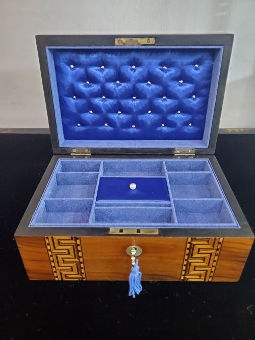 victorian parquetry inlaid walnut jewellery box c1880 - CATEGORY: ANTIQUE BOXES - DATED VICTORIAN