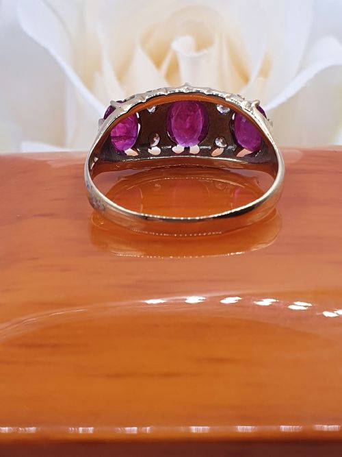 RUBY DIAMOND 18CT GOLD TRILOGY RING SIZE O - ADDITIONAL PHOTO 6