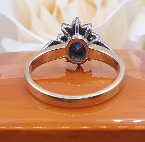SAPPHIRE DIAMOND CLUSTER 18CT GOLD RING SIZE M - ADDITIONAL PHOTO 5