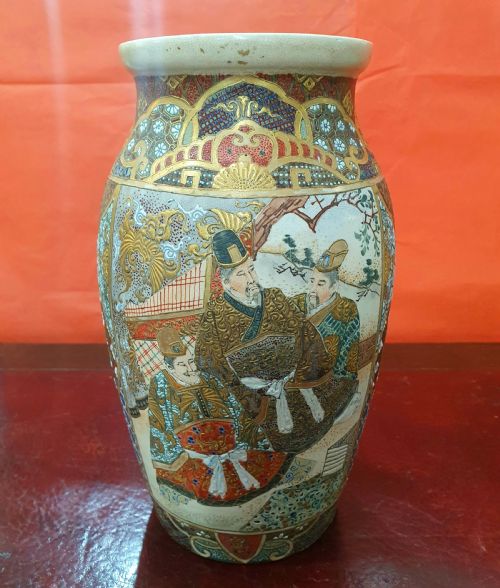 PAIR OF MEIJI PERIOD 18681912 SATSUMA VASES - ADDITIONAL PHOTO 2