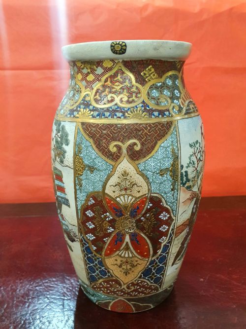 PAIR OF MEIJI PERIOD 18681912 SATSUMA VASES - ADDITIONAL PHOTO 9