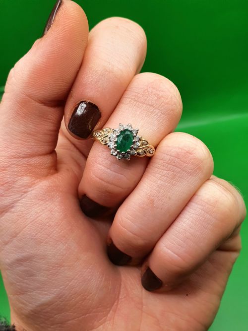 EMERALD DIAMOND CLUSTER RING ON 9CT GOLD SIZE L - ADDITIONAL PHOTO 8