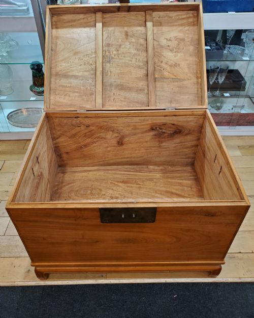 CHINESE CAMPHOR TRUNK ON STAND C1920S - ADDITIONAL PHOTO 4