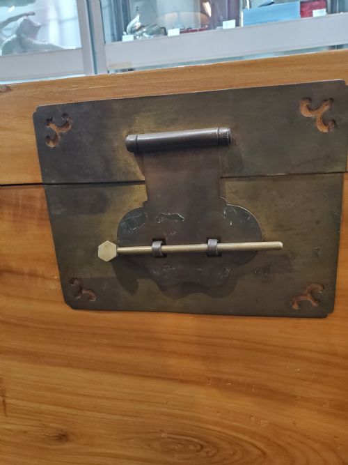 CHINESE CAMPHOR TRUNK ON STAND C1920S - ADDITIONAL PHOTO 8