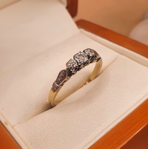 ART DECO DIAMOND PLATINUM SHOULDER TRILOGY RING SIZE O - ADDITIONAL PHOTO 1
