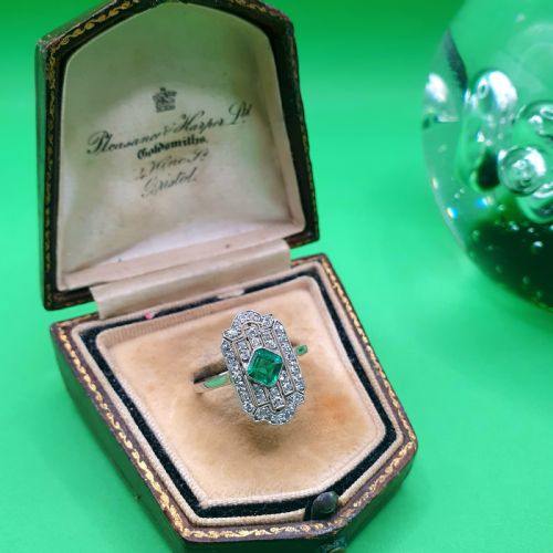 art deco emerald diamond cluster panel ring size m12 - CATEGORY: ANTIQUE JEWELLERY - DATED 1930